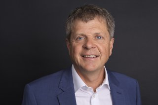 Lors de l'assemblée des délégués à Rüschlikon (ZH) samedi, le président des Vert'libéraux Jürg Grossen a demandé à chaque membre du parti de s'engager (Photo d'archives).